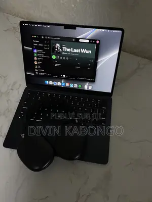 Nouveau Ordinateur portable Apple MacBook 20GB Apple M5 Max SSD 1T