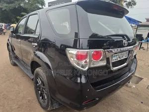 Toyota Fortuner 3.0 D RWD 2015 Noir Mat