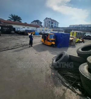 Grande Parcelle À Vendre À Matete Debonhomme – Boulevard Lumumba