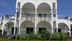 8chbre Villa dans Empire Supreme, Ngaliema à Vendre