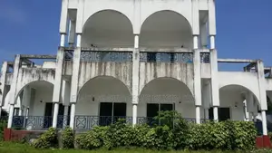 8chbre Villa dans Empire Supreme, Ngaliema à Vendre