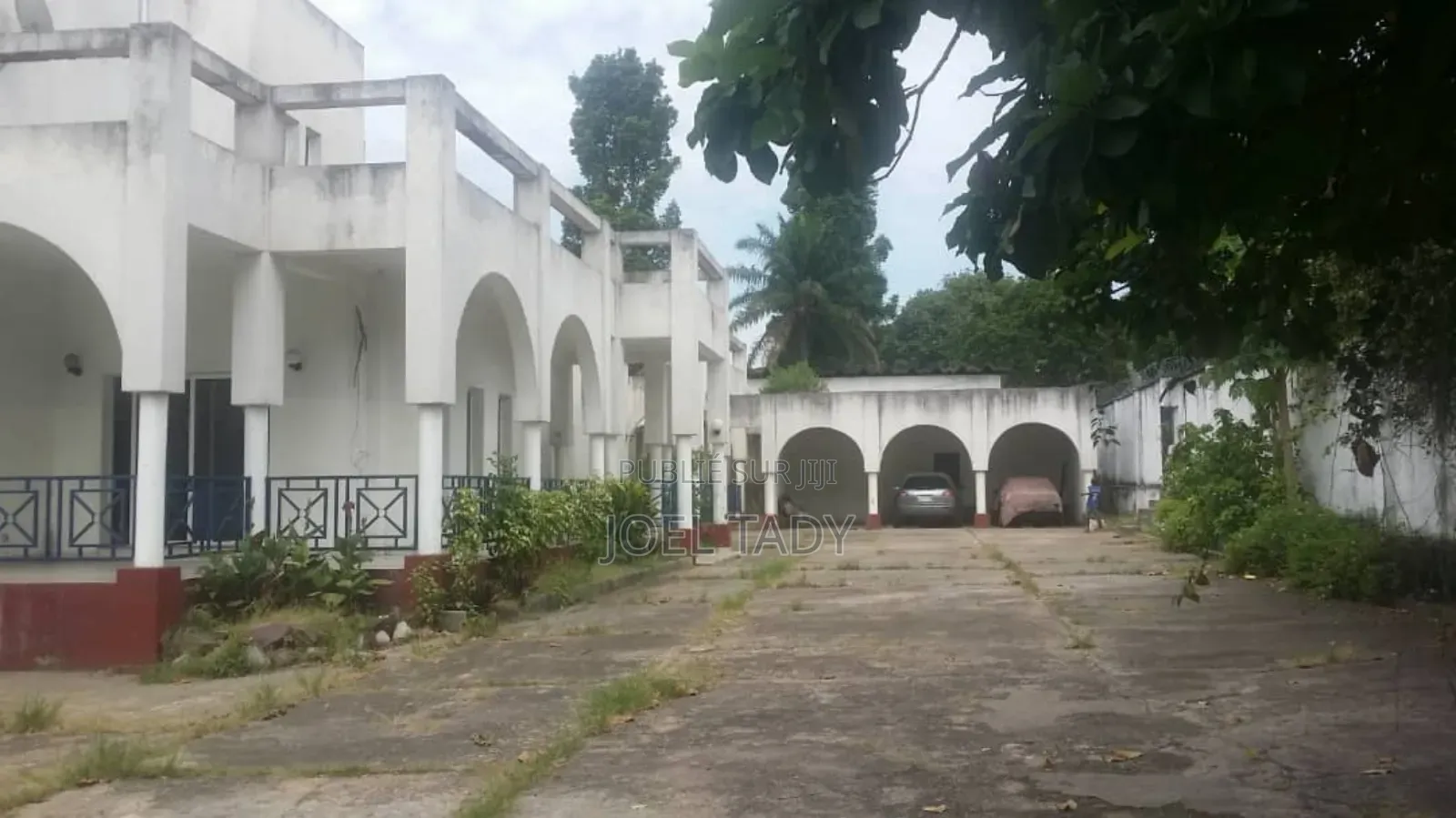 8chbre Villa dans Empire Supreme, Ngaliema à Vendre