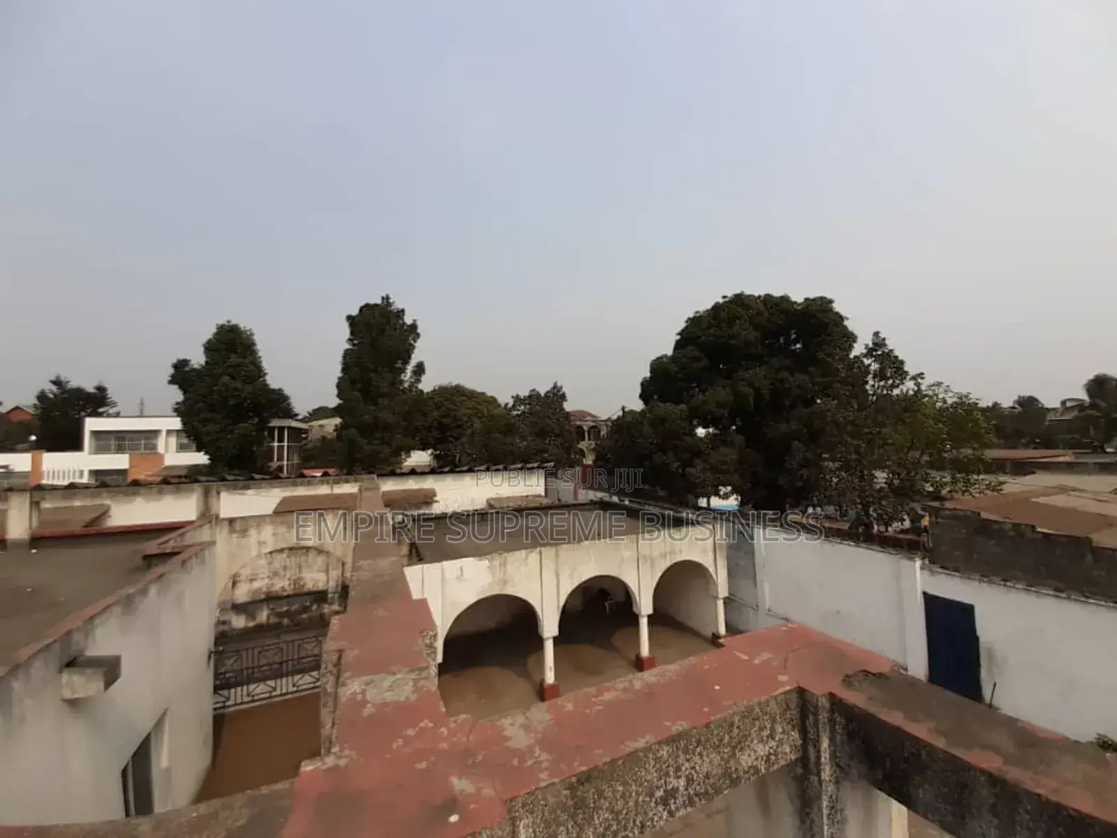 8chbre Villa dans Empire Supreme, Ngaliema à Vendre