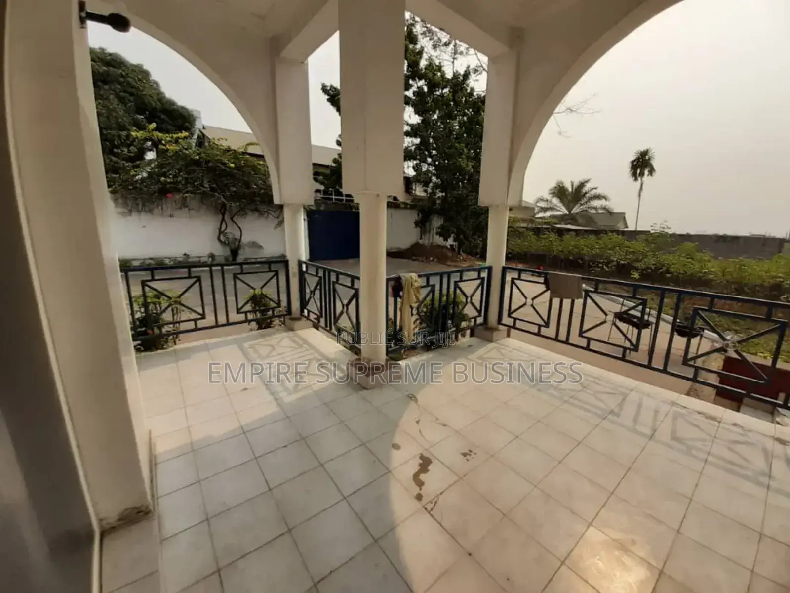8chbre Villa dans Empire Supreme, Ngaliema à Vendre
