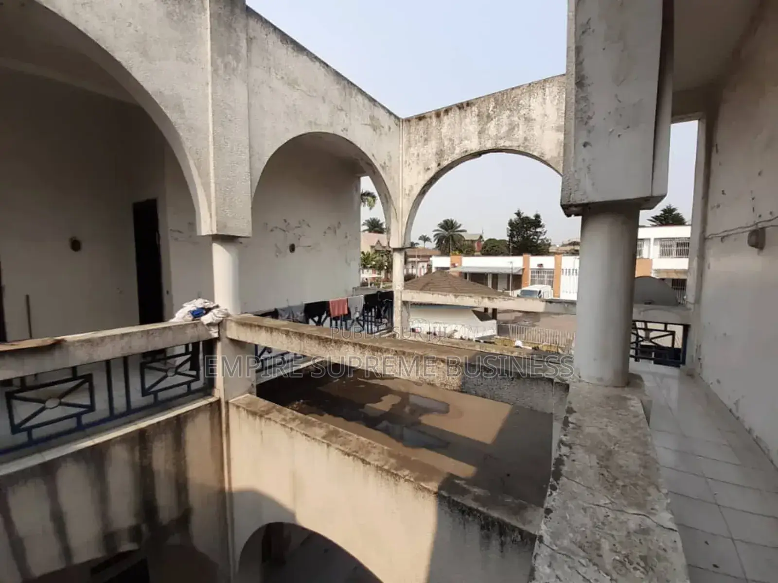 8chbre Villa dans Empire Supreme, Ngaliema à Vendre
