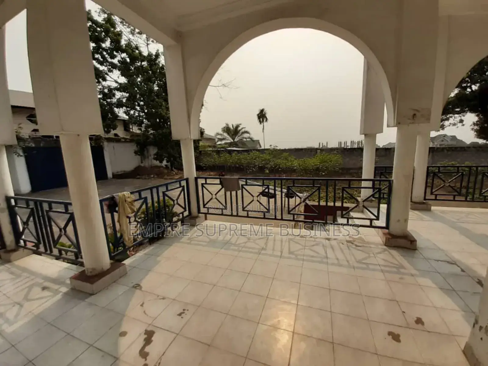 8chbre Villa dans Empire Supreme, Ngaliema à Vendre