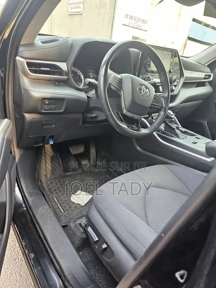 Toyota Highlander Hybrid 2022 Bourgogne