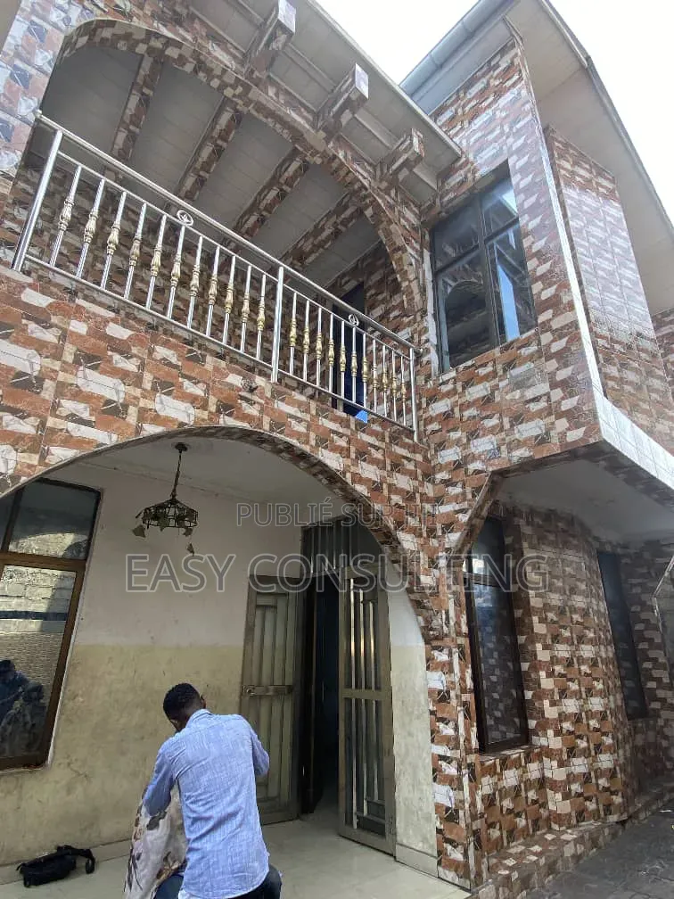 4chbre Villa dans Singa1, Matete à Vendre