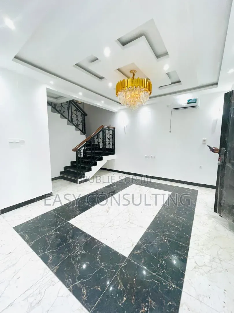 4chbre Villa dans Upn, Ngaliema à Vendre