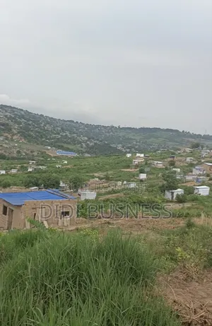 Vente D'un Terrain À Mont Ngafula Vers Cité Verte, Quartier Ce Beau