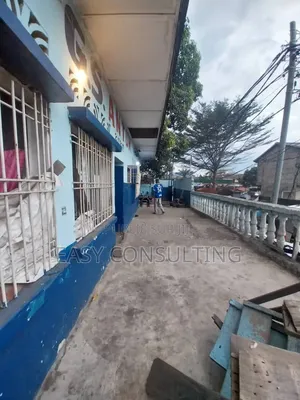 Parcelle Commerciale À Vendre – Façade Macadam Lemba Salongo