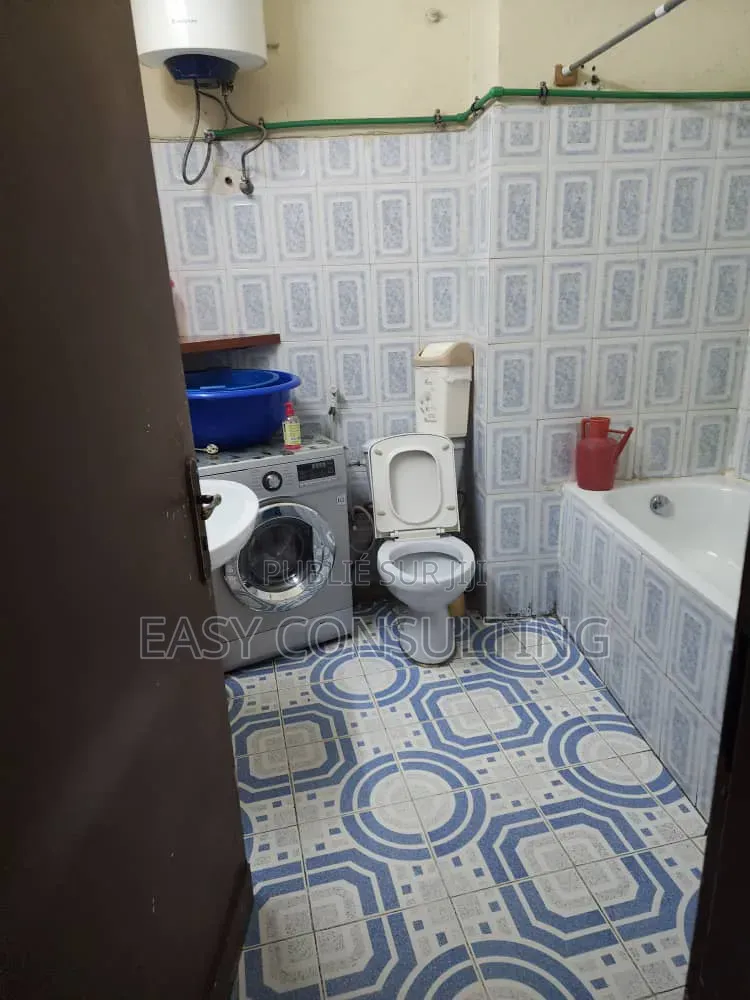 2chbre Appartement dans Centre Ville, Gombe à Vendre