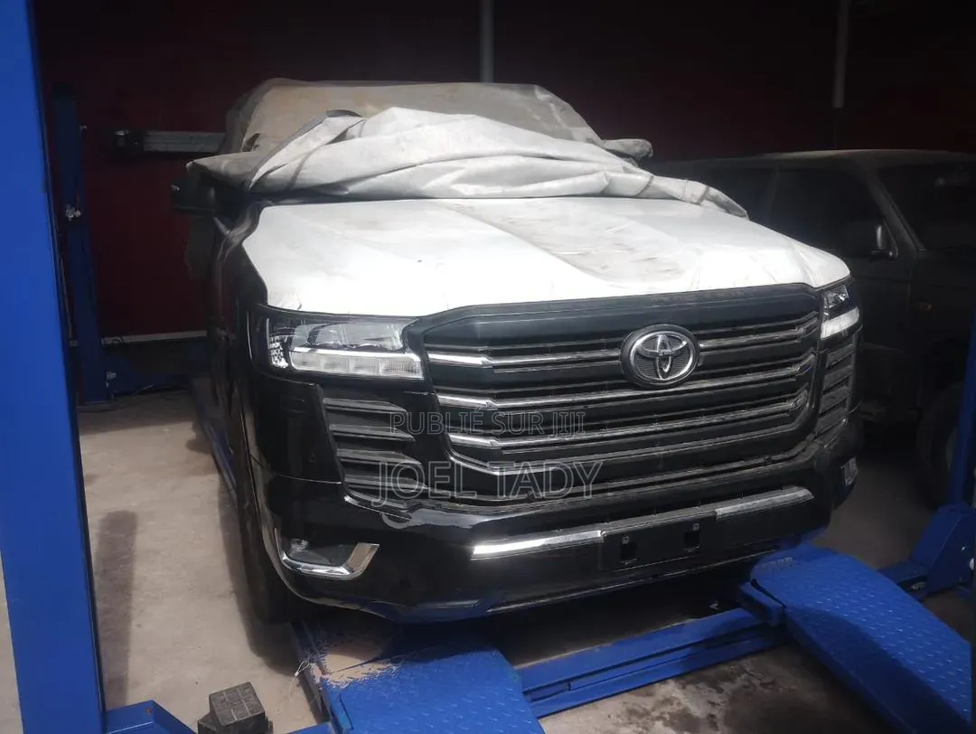 Nouveau Toyota Land Cruiser 2025 Noir