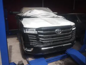 Nouveau Toyota Land Cruiser 2025 Noir