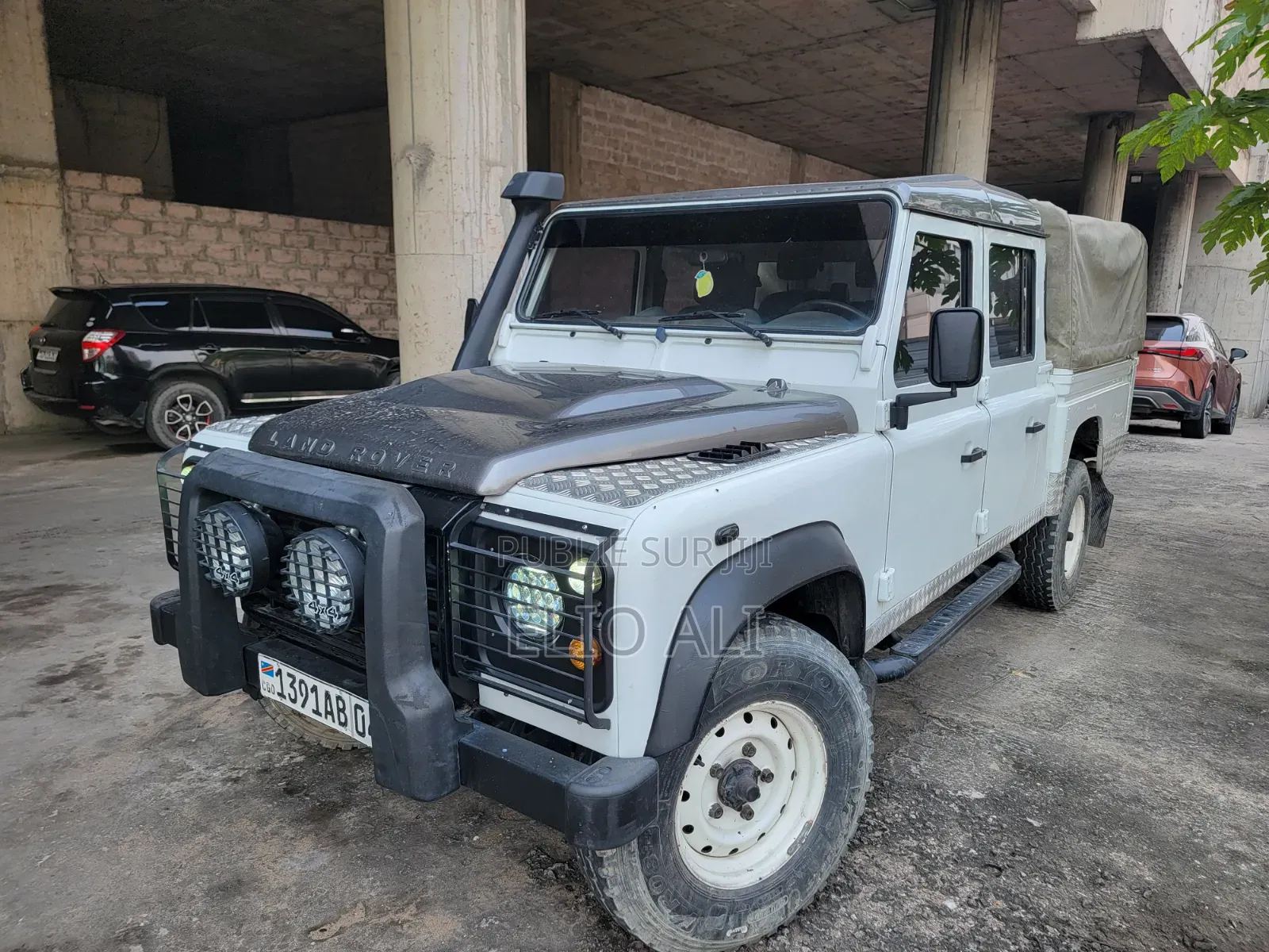 Land Rover Defender Puma 110 2.4 TD 2010 Blanc