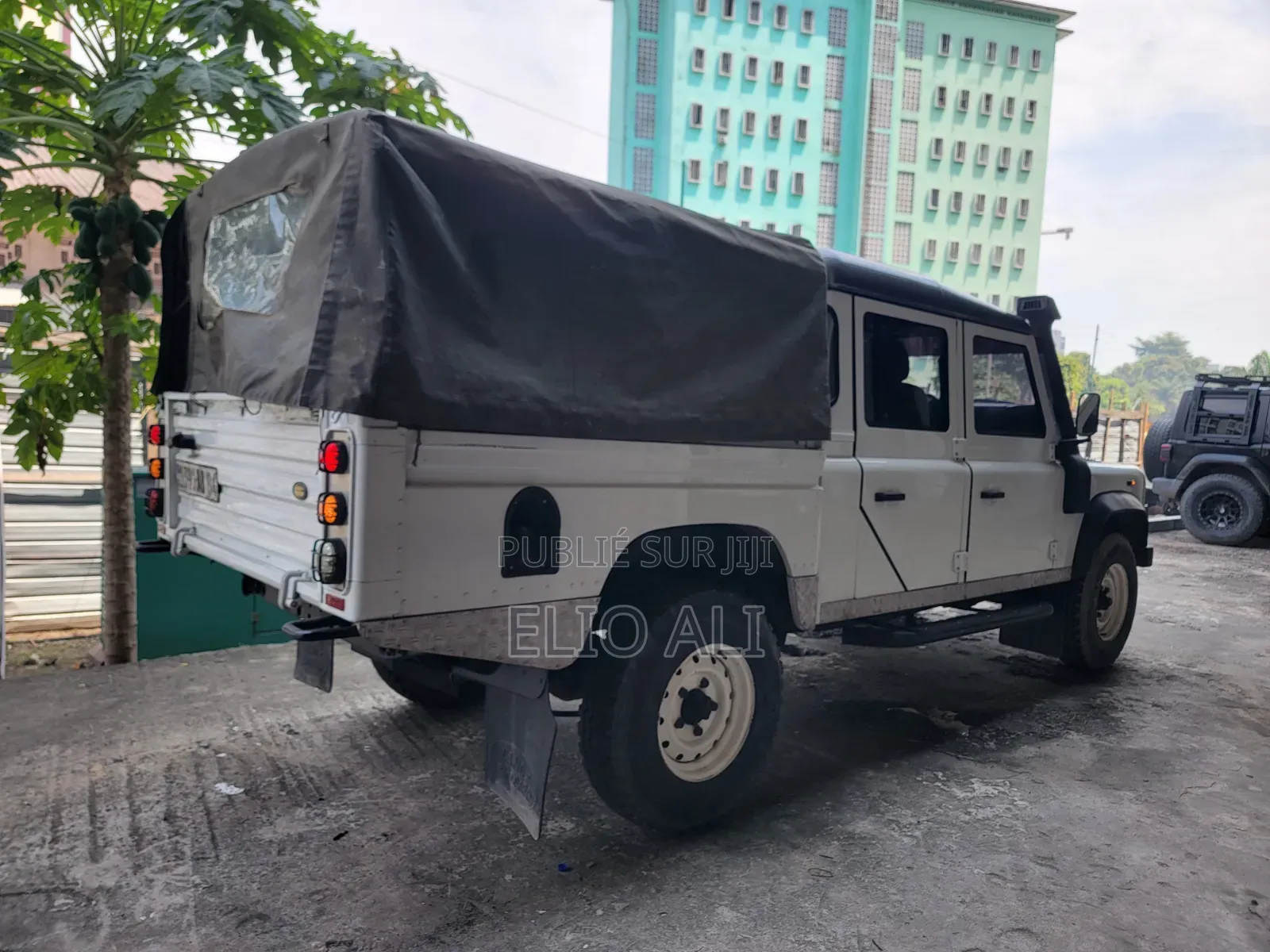 Land Rover Defender Puma 110 2.4 TD 2010 Blanc