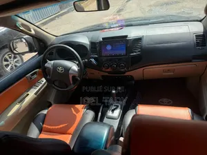 Toyota Fortuner 2018 Bleu