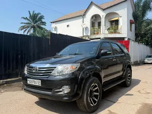 Toyota Fortuner 2018 Bleu