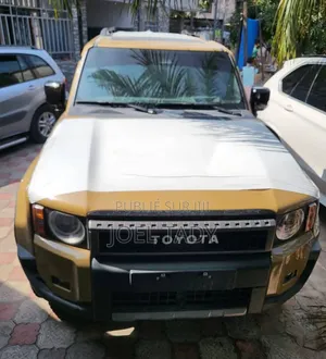 Nouveau Toyota Land Cruiser Prado 2025 Argenté