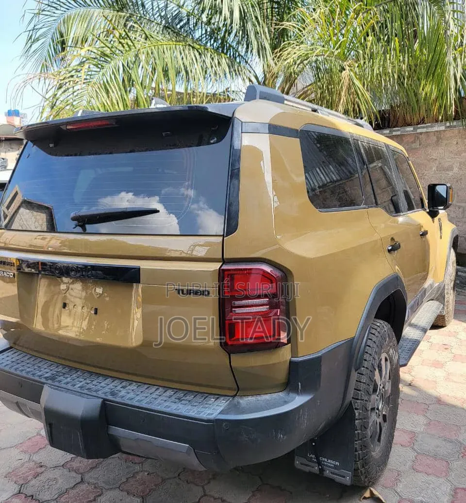 Nouveau Toyota Land Cruiser Prado 2025 Argenté