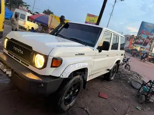 Toyota Land Cruiser 2024 Blanc