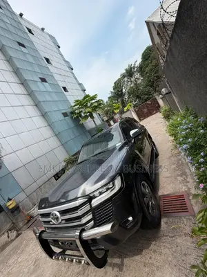 Toyota Land Cruiser Prado 2022 Gris