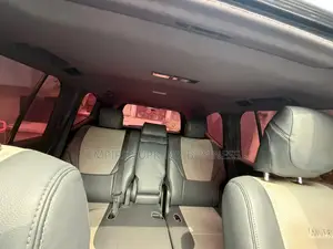 Toyota Land Cruiser Prado 2022 Gris