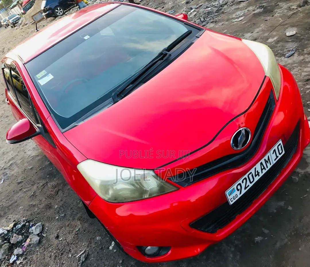 Toyota Vitz 2016 Rouge