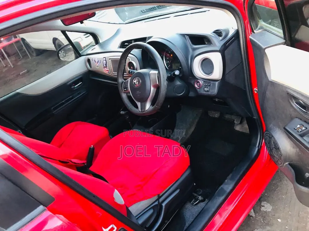 Toyota Vitz 2016 Rouge