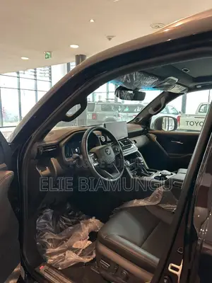 Nouveau Toyota Kluger 2025 Noir