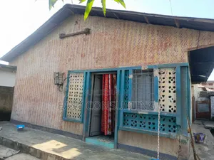 2chbre Villa dans Quartier 13, Ndjili à Vendre