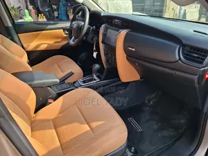 Toyota Fortuner 2022 Marron