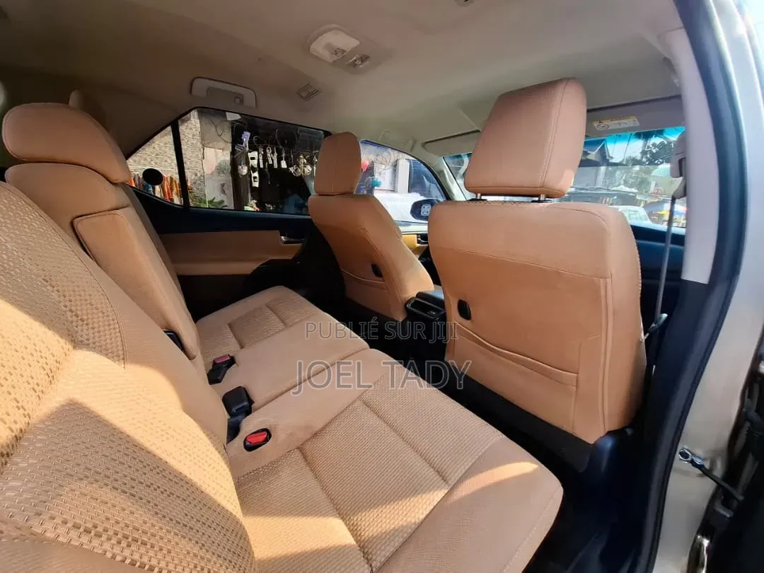 Toyota Fortuner 2022 Marron
