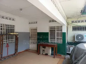 Parcelle À Vendre À Bon Marché Libanais, Barumbu – Maison À Morceler