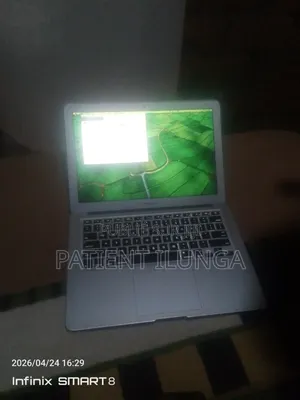 Ordinateur portable Apple MacBook 2015 4GB Intel Core i5 SSD 128GB