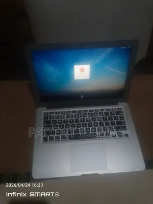 Ordinateur portable Apple MacBook 2015 4GB Intel Core i5 SSD 128GB