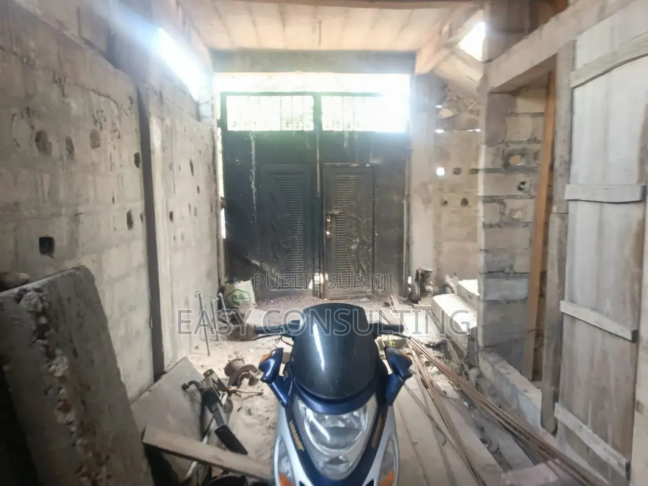 2chbre Maison dans Q2, Ndjili à Vendre