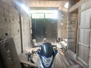 2chbre Maison dans Q2, Ndjili à Vendre