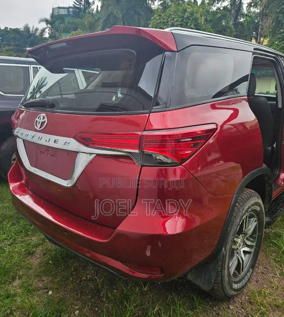 Toyota Fortuner 2017 Rouge