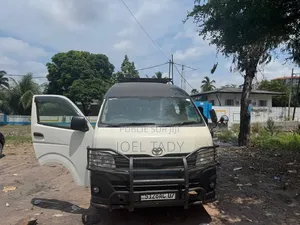 Toyota HiAce 2022 Blanc