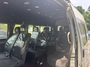 Toyota HiAce 2022 Blanc