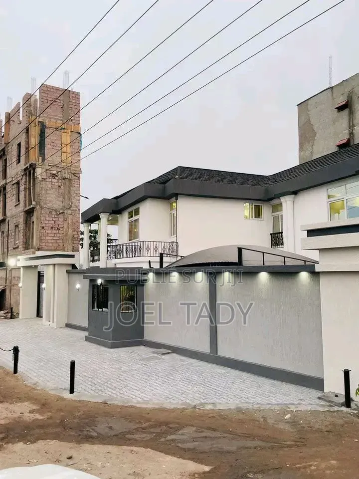 3chbre Maison dans Empire Supreme, Bandalungwa à Louer