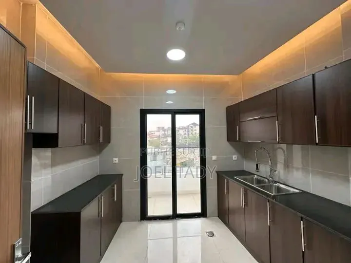 3chbre Maison dans Empire Supreme, Bandalungwa à Louer