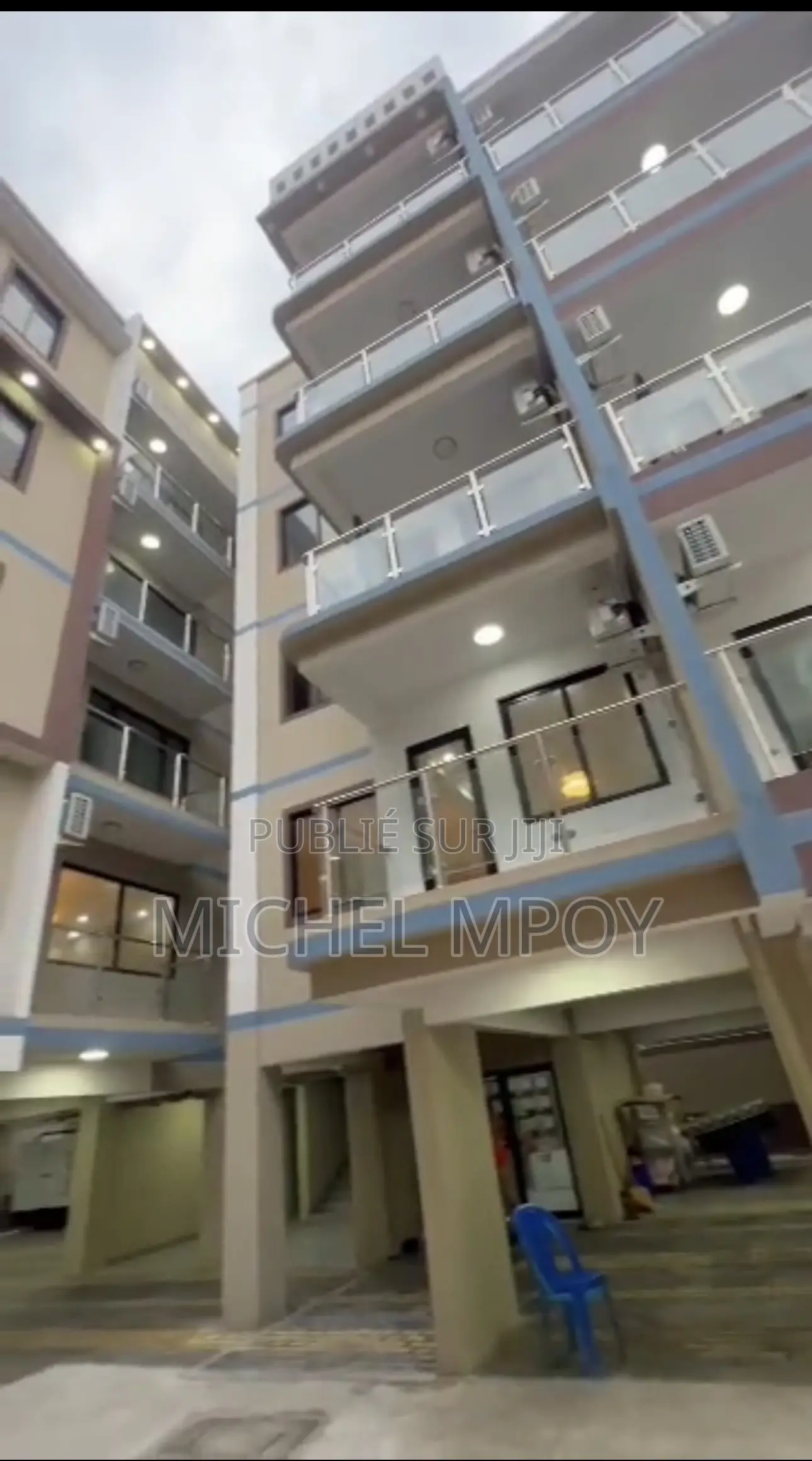 Immeuble Rentable À Gombe – 12 Appartements