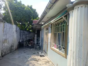 3chbre Maison dans Bon Marché Libanais, Barumbu à Vendre