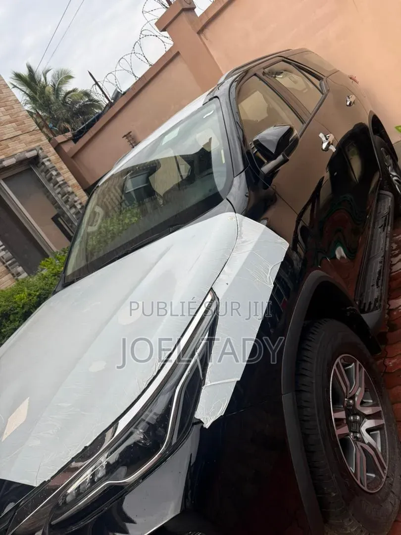 Toyota Fortuner 2025 Noir