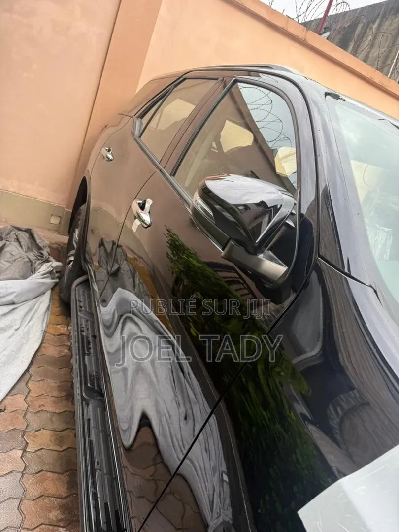 Toyota Fortuner 2025 Noir
