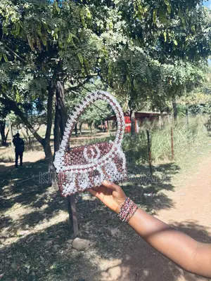 Sac en Perles Fait Main – Unique, Élégant Et Tendance