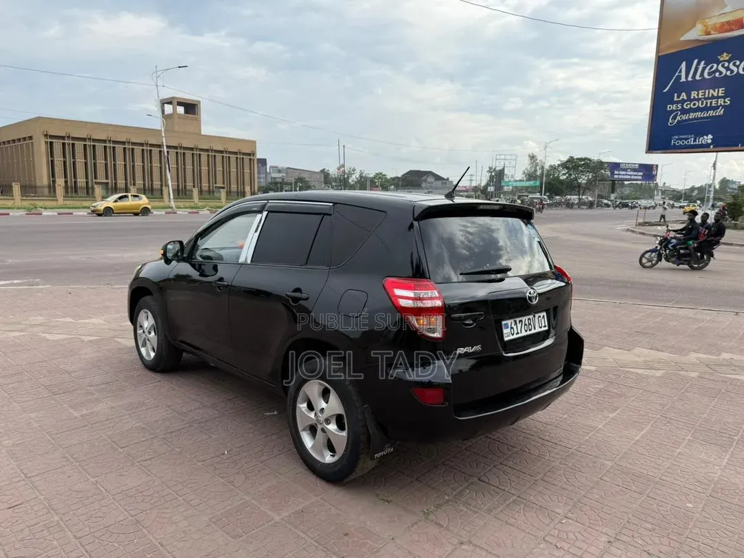 Toyota RAV4 2015 Noir