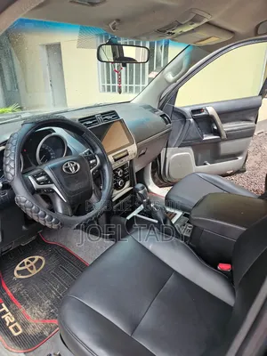 Toyota Land Cruiser Prado 2023 Noir